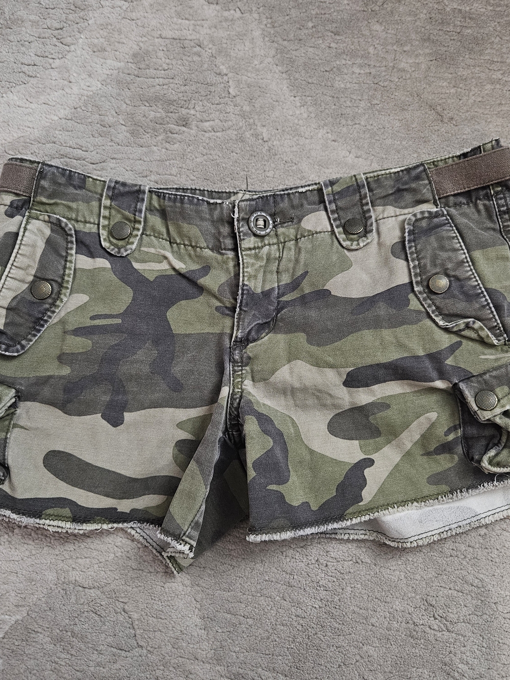 TNA Women's Camouflage Cargo Shorts - Olive/Khaki